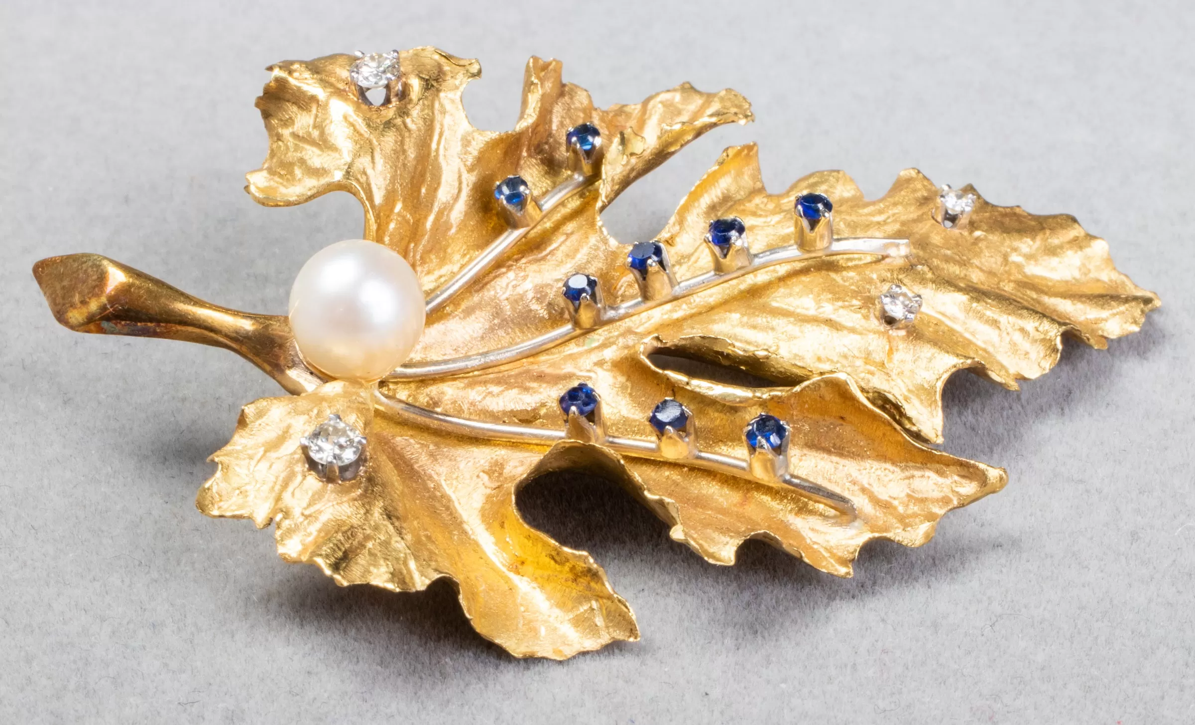 18K Yellow Gold Pearl Diamond & Sapphire Brooch