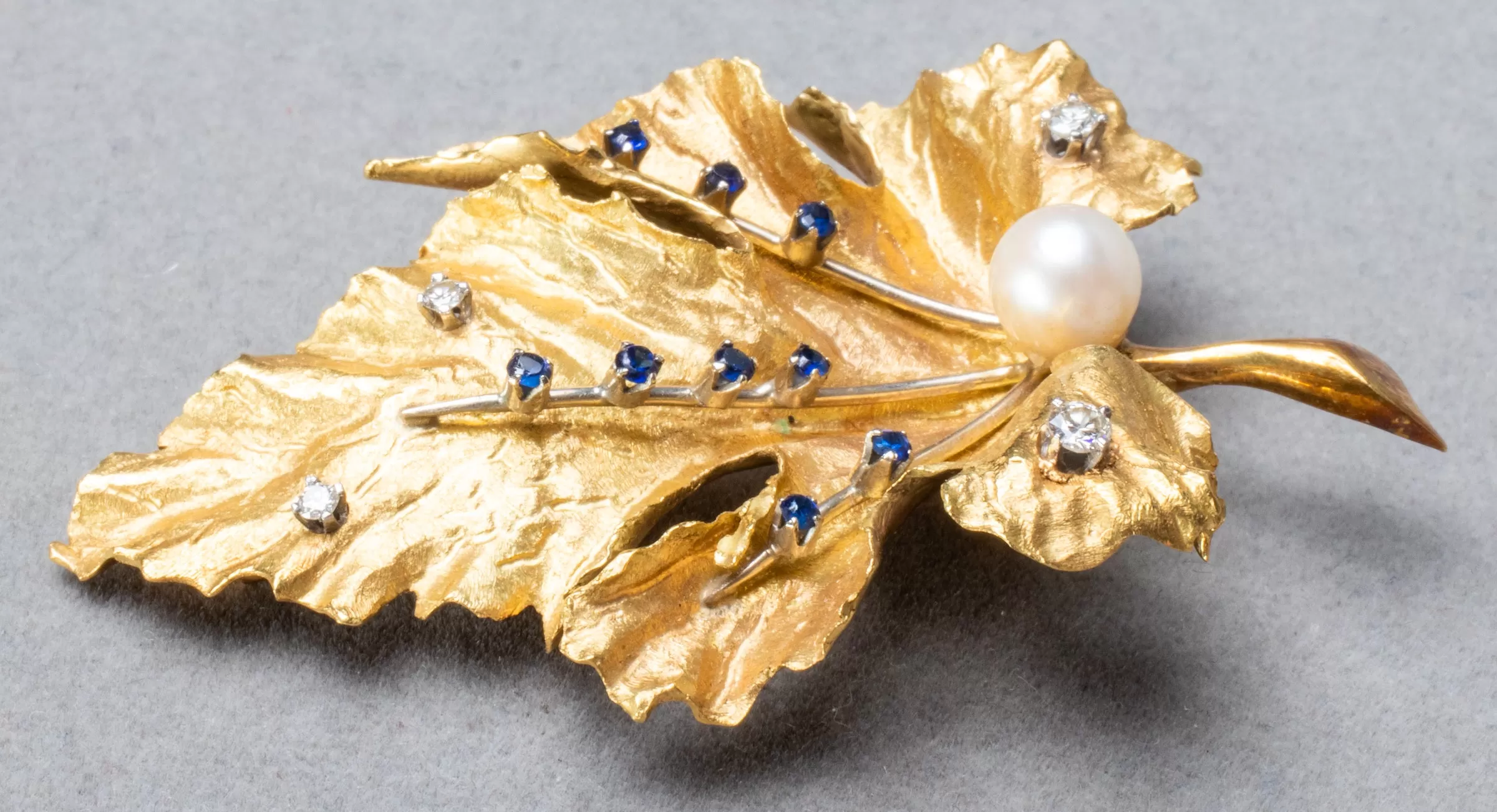 18K Yellow Gold Pearl Diamond & Sapphire Brooch