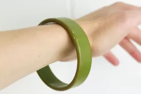 1940s Bakelite Olive Green Wide Bangle Bracelet