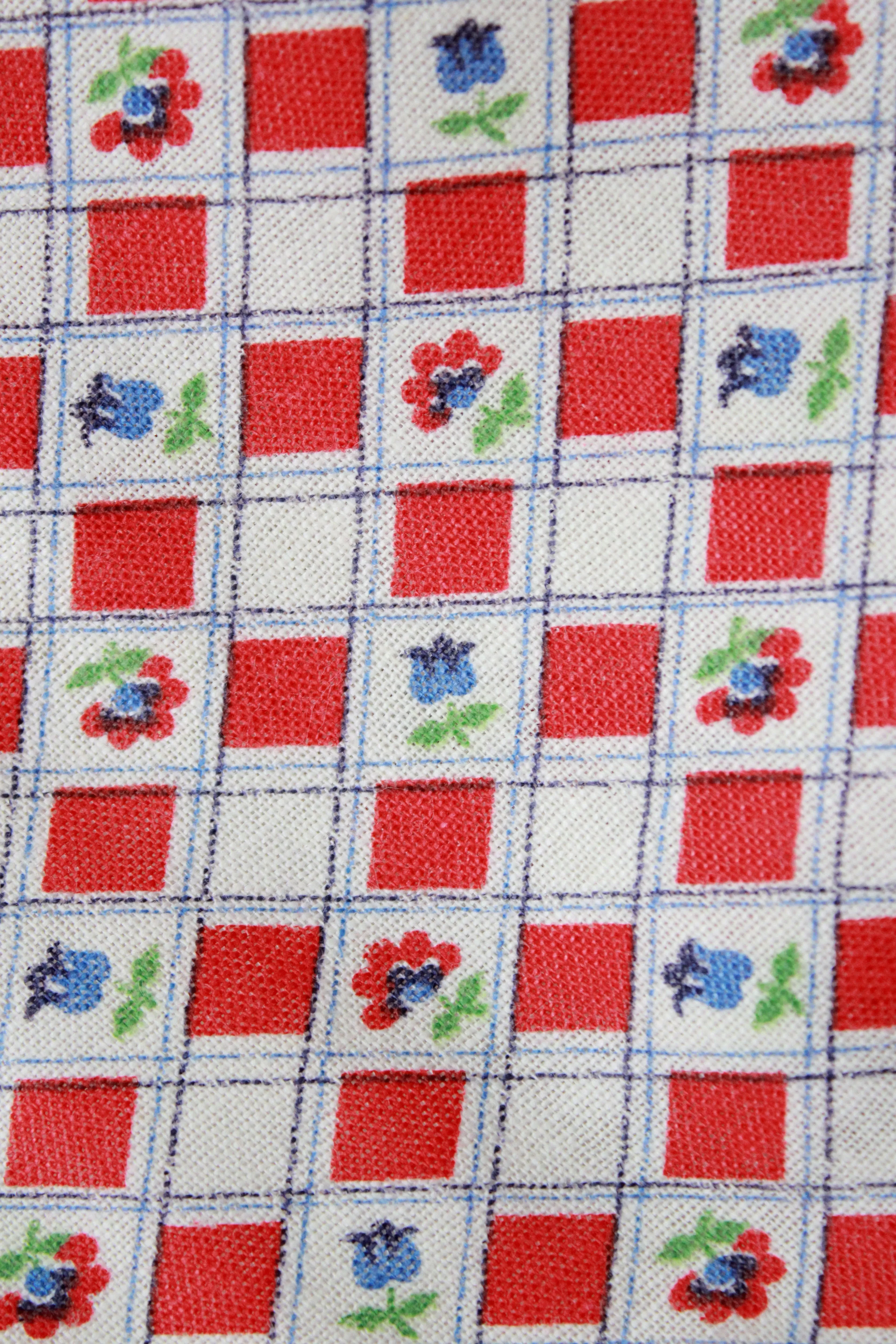 1940s Floral Check Feedsack, Red/Blue/White/Green, Vintage Summer Fabric, 1940s Tulip Print Feedsack