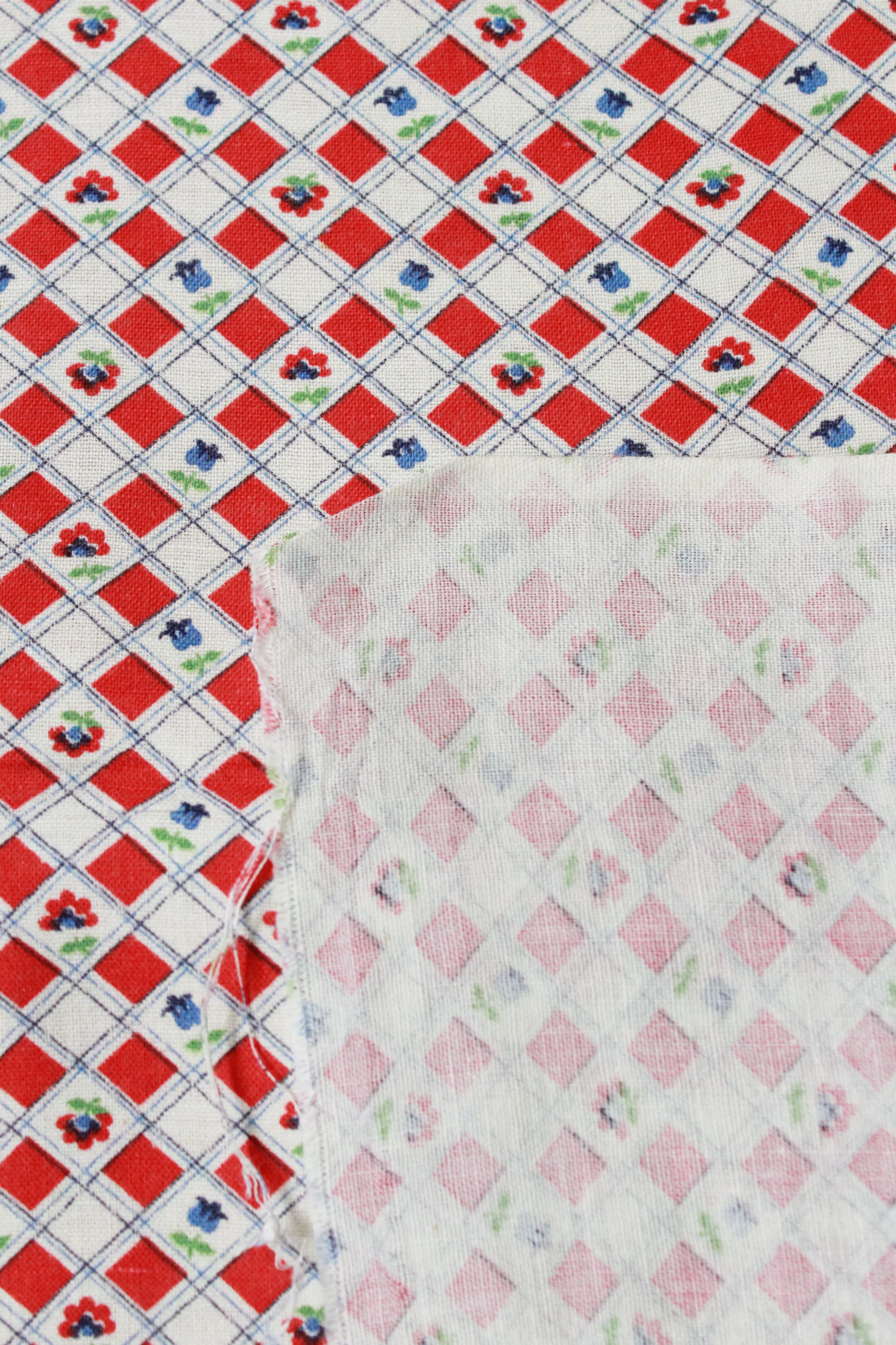 1940s Floral Check Feedsack, Red/Blue/White/Green, Vintage Summer Fabric, 1940s Tulip Print Feedsack