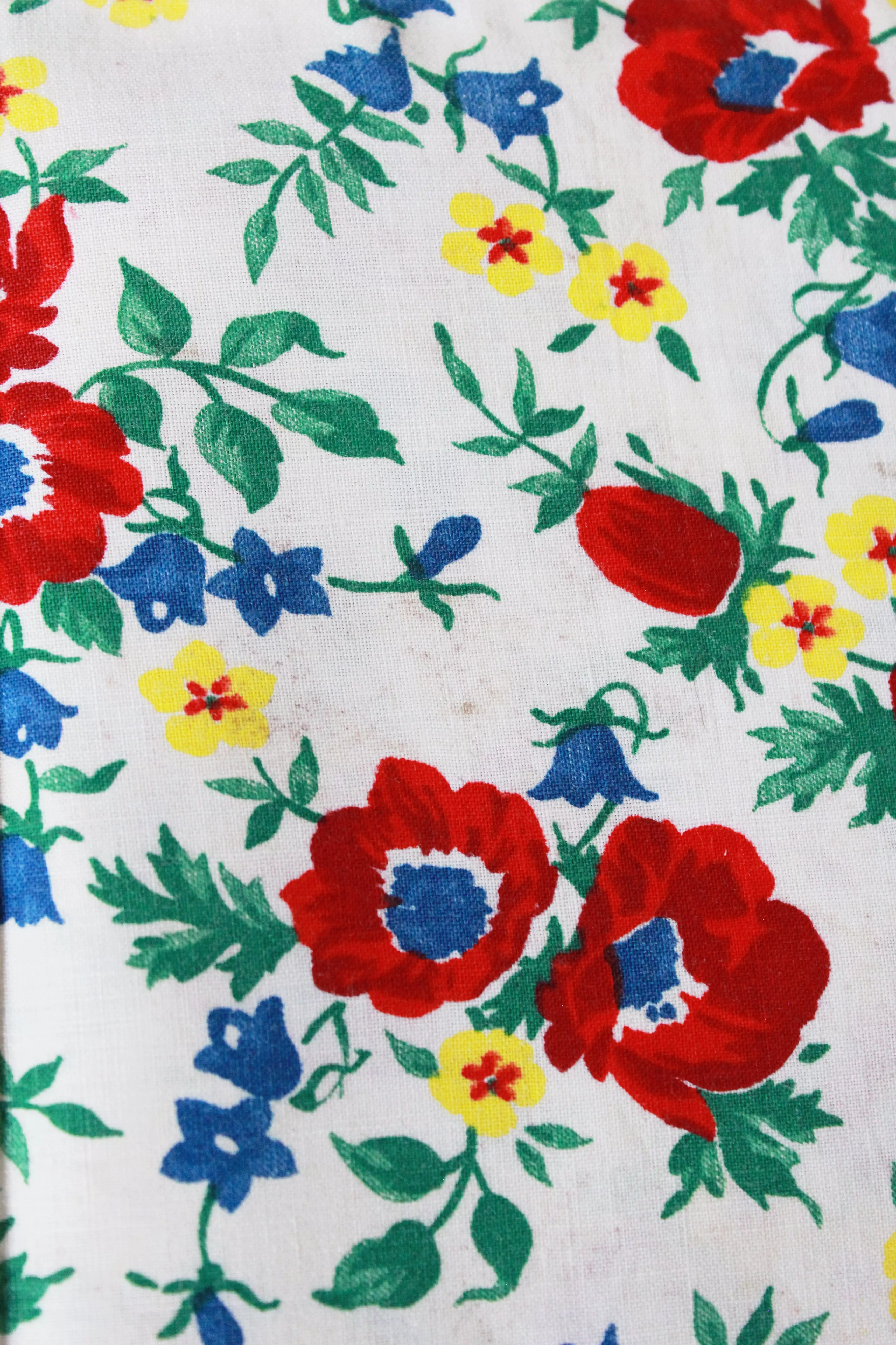 1940s Floral Feedsack Fabric With Red Flowers, Green, Blue And Yellow Details, 1940 Summer Fabric