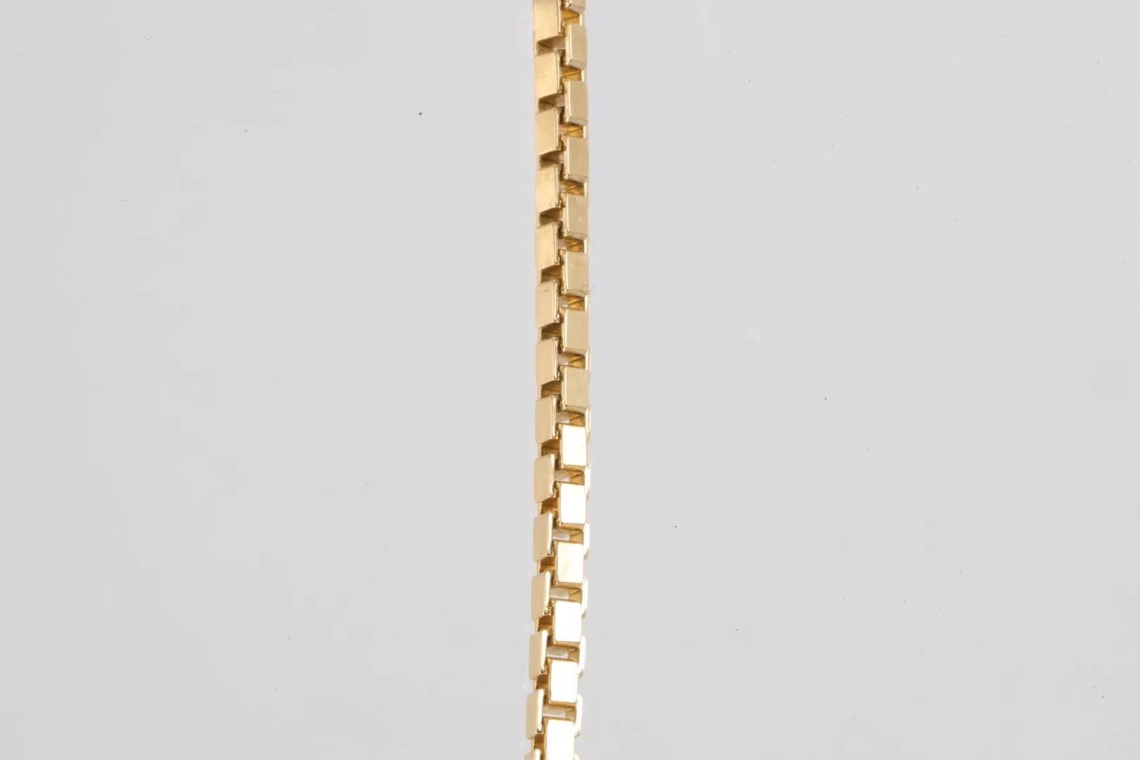 19" 18k Yellow Gold Box Chain Necklace (14.86g.)