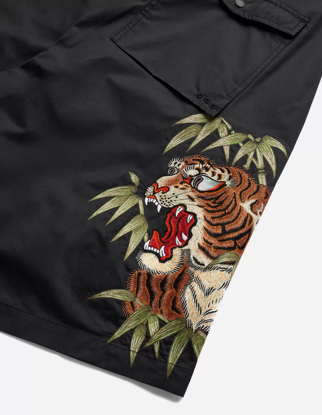 5099 Maha Tiger Loose Snoshorts Black