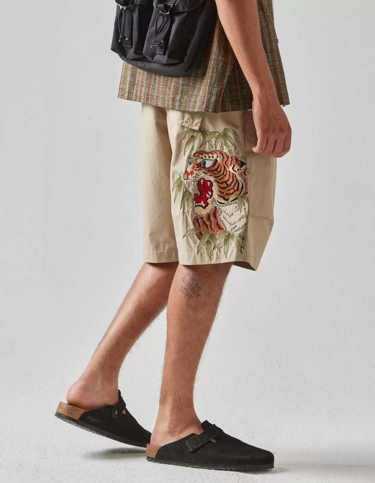 5099 Maha Tiger Loose Snoshorts Sand