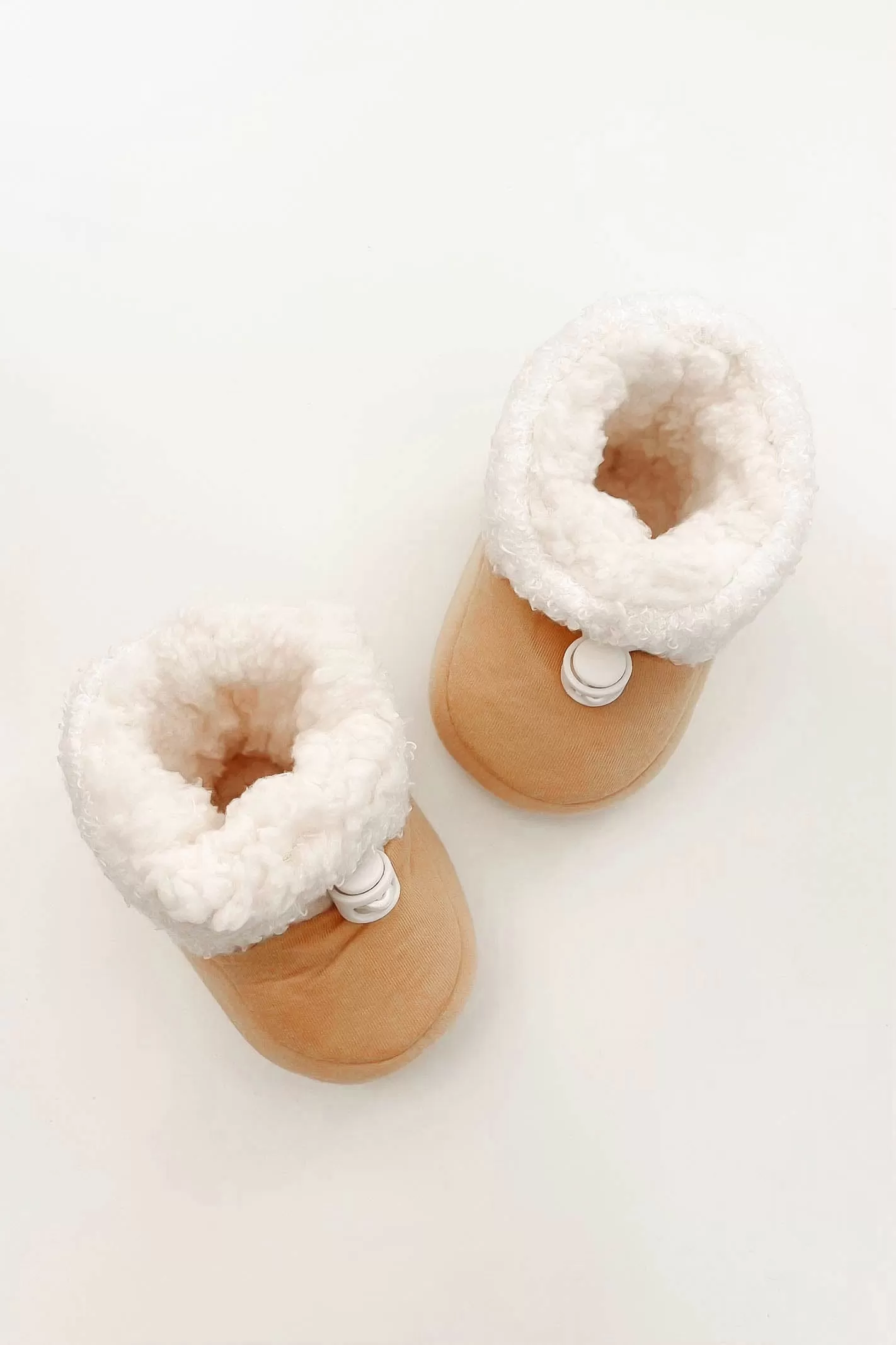 COZY CUTIE SLIPPERS / BEIGE