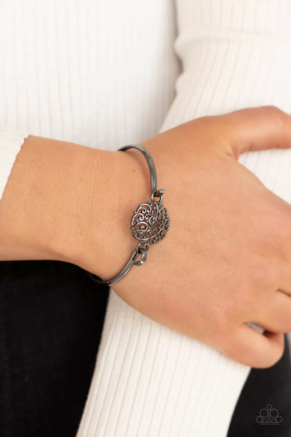 Filigree Fiesta - Black Bracelet