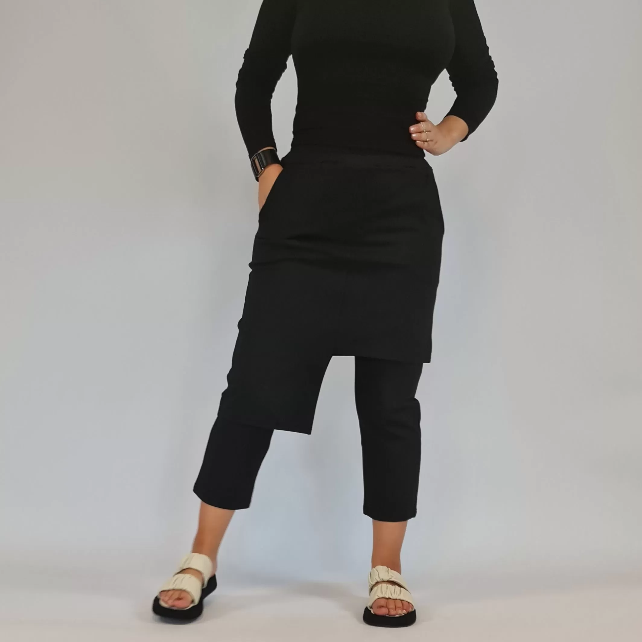 Jazz up Irregular Design Capri Pants