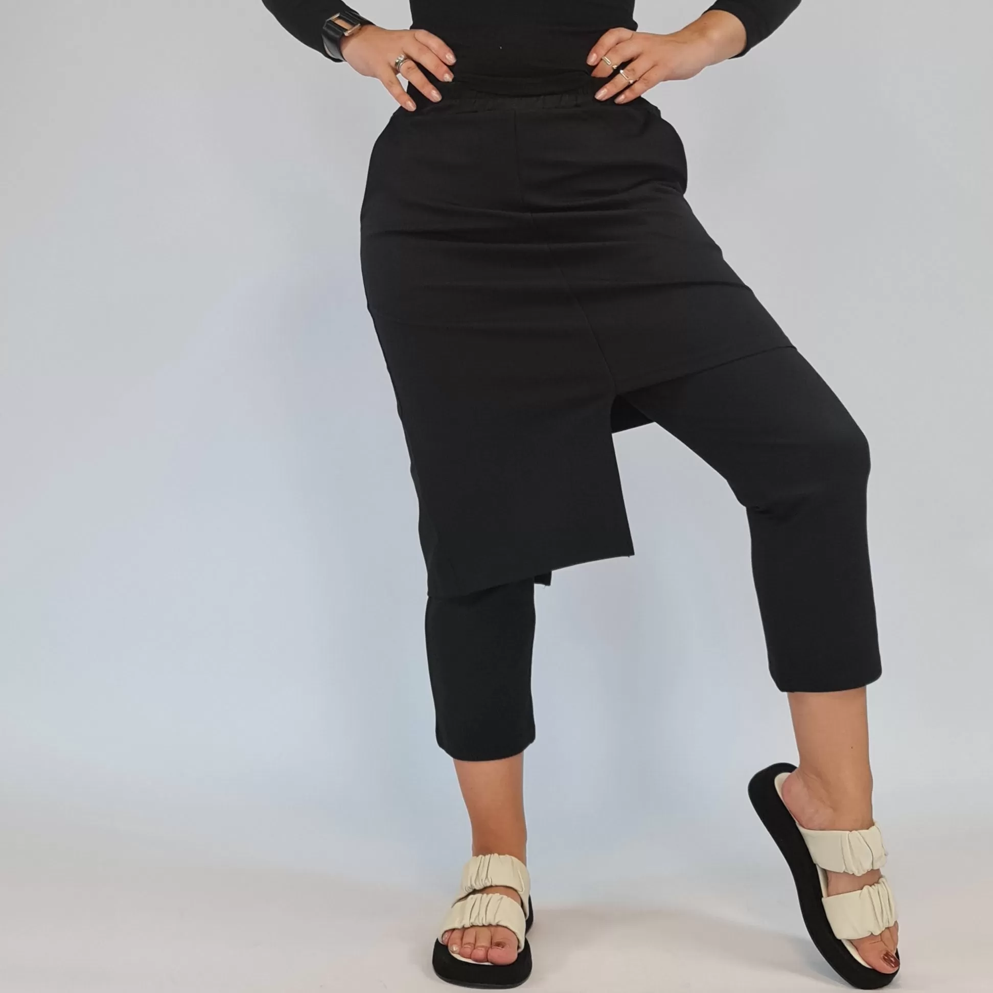 Jazz up Irregular Design Capri Pants