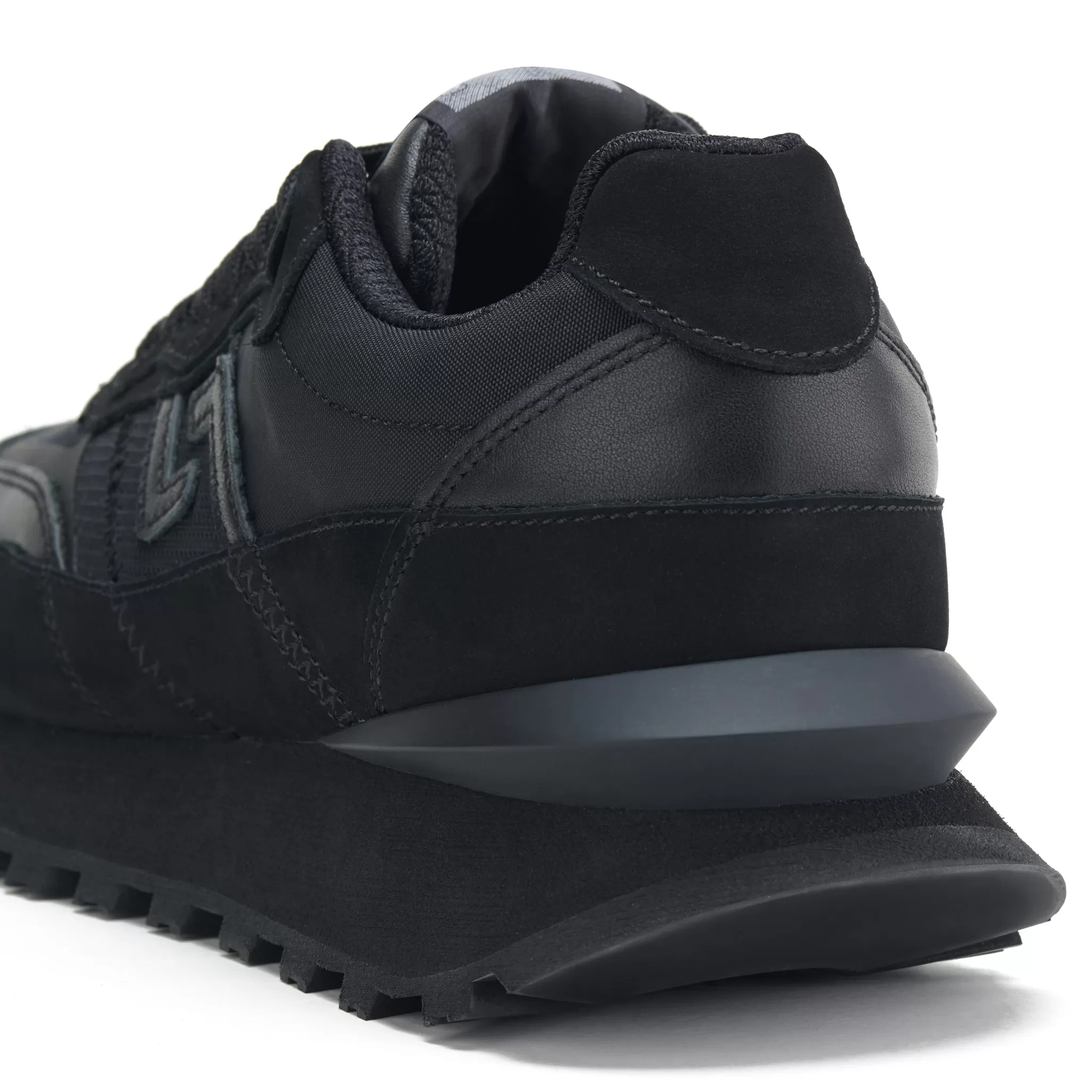 Kentu Mens All Black