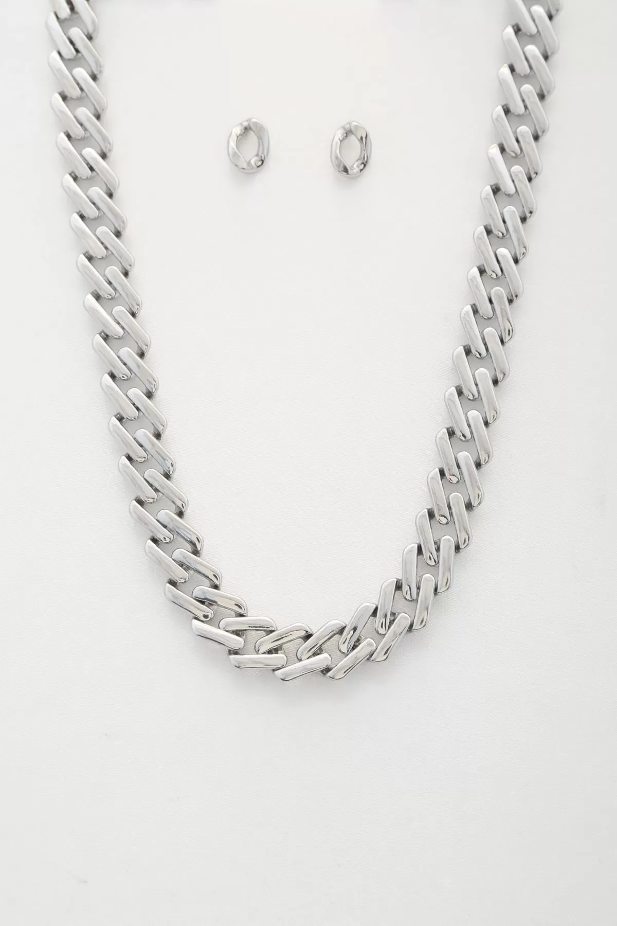 Rectangle Link Metal Necklace