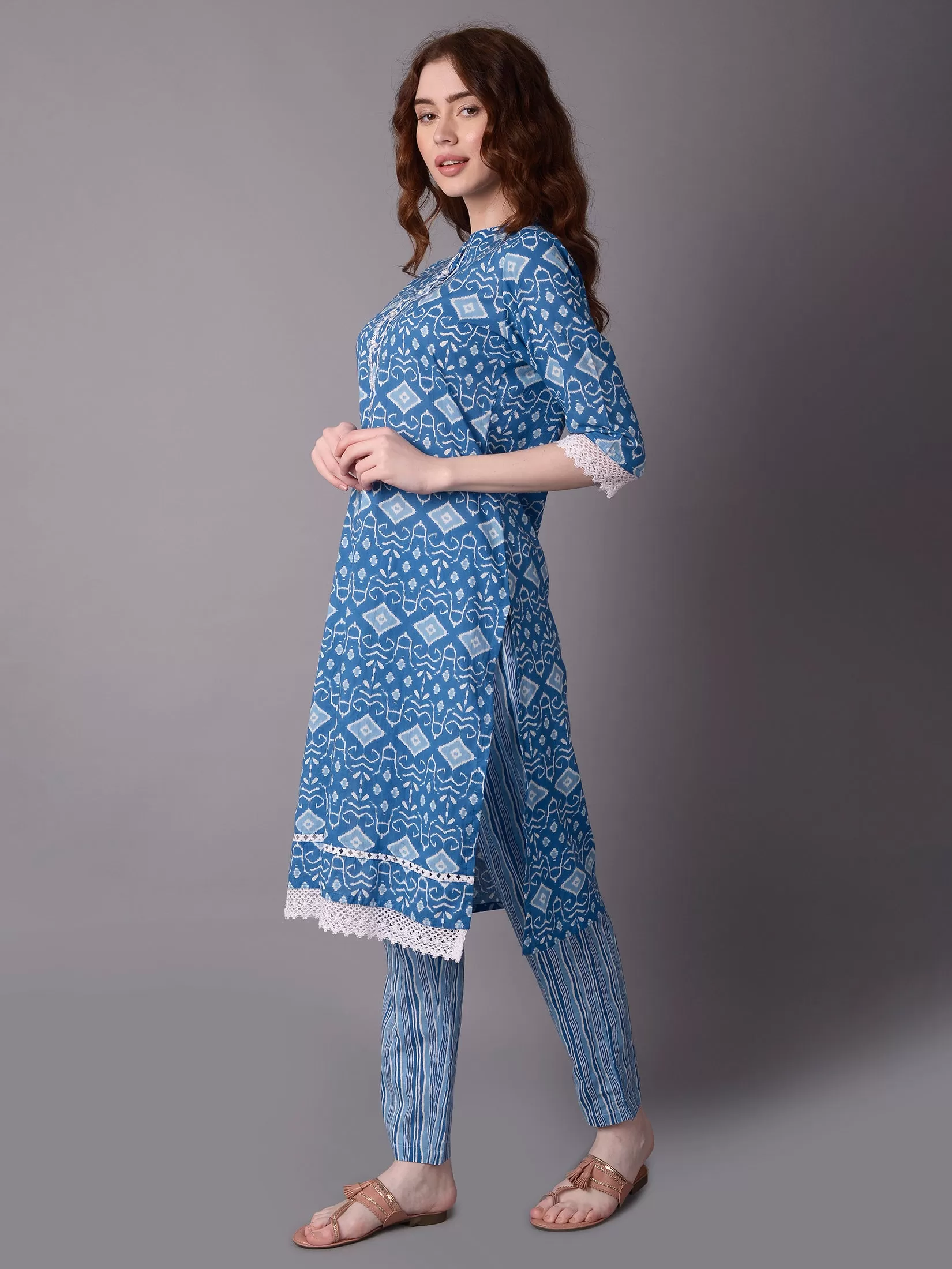 Women Blue Aztech Printed Kurta With Trouser