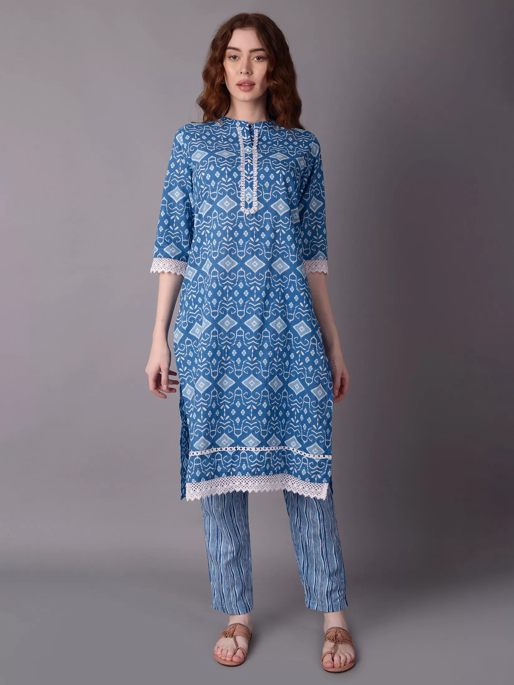 Women Blue Aztech Printed Kurta With Trouser