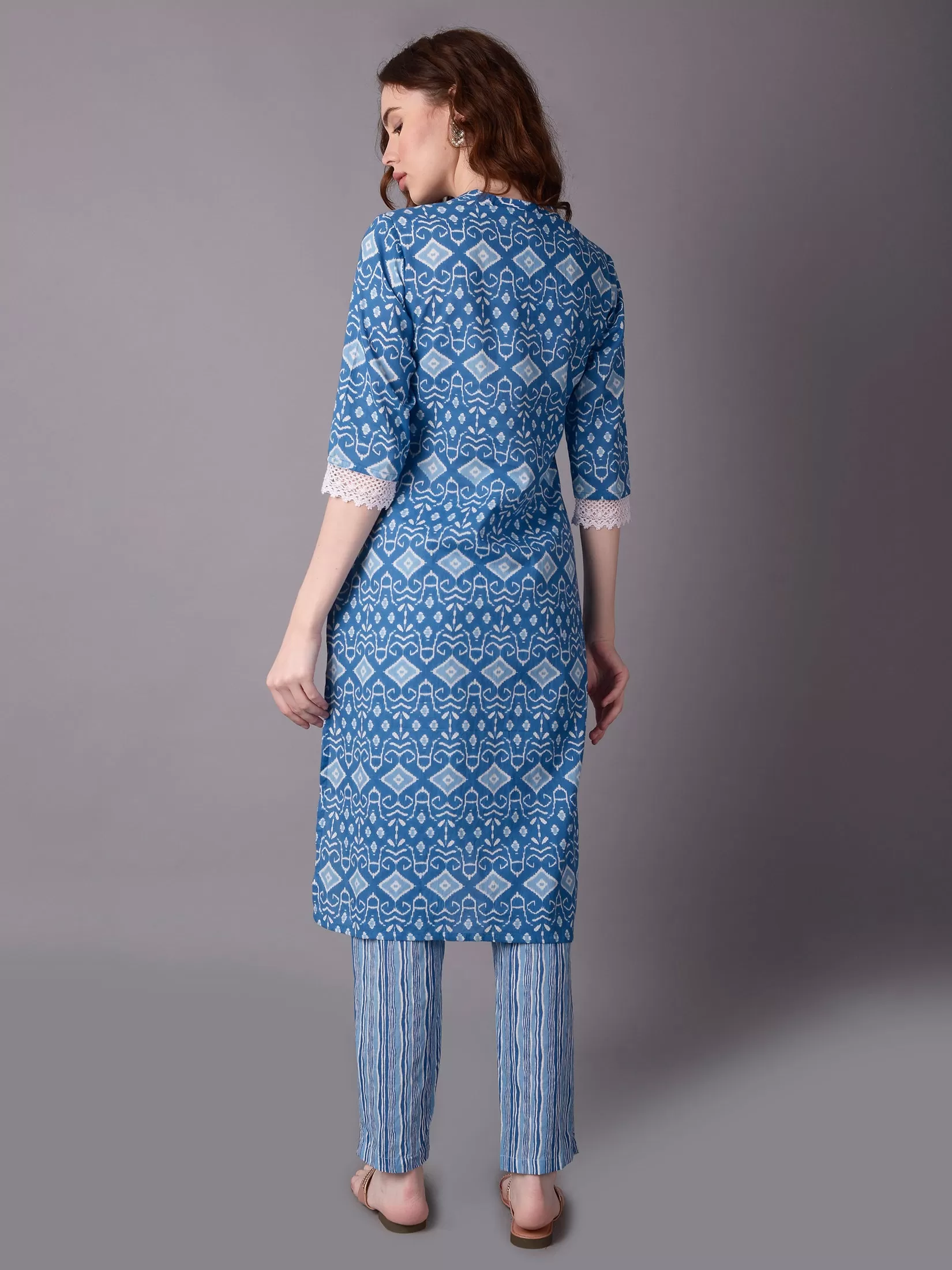 Women Blue Aztech Printed Kurta With Trouser